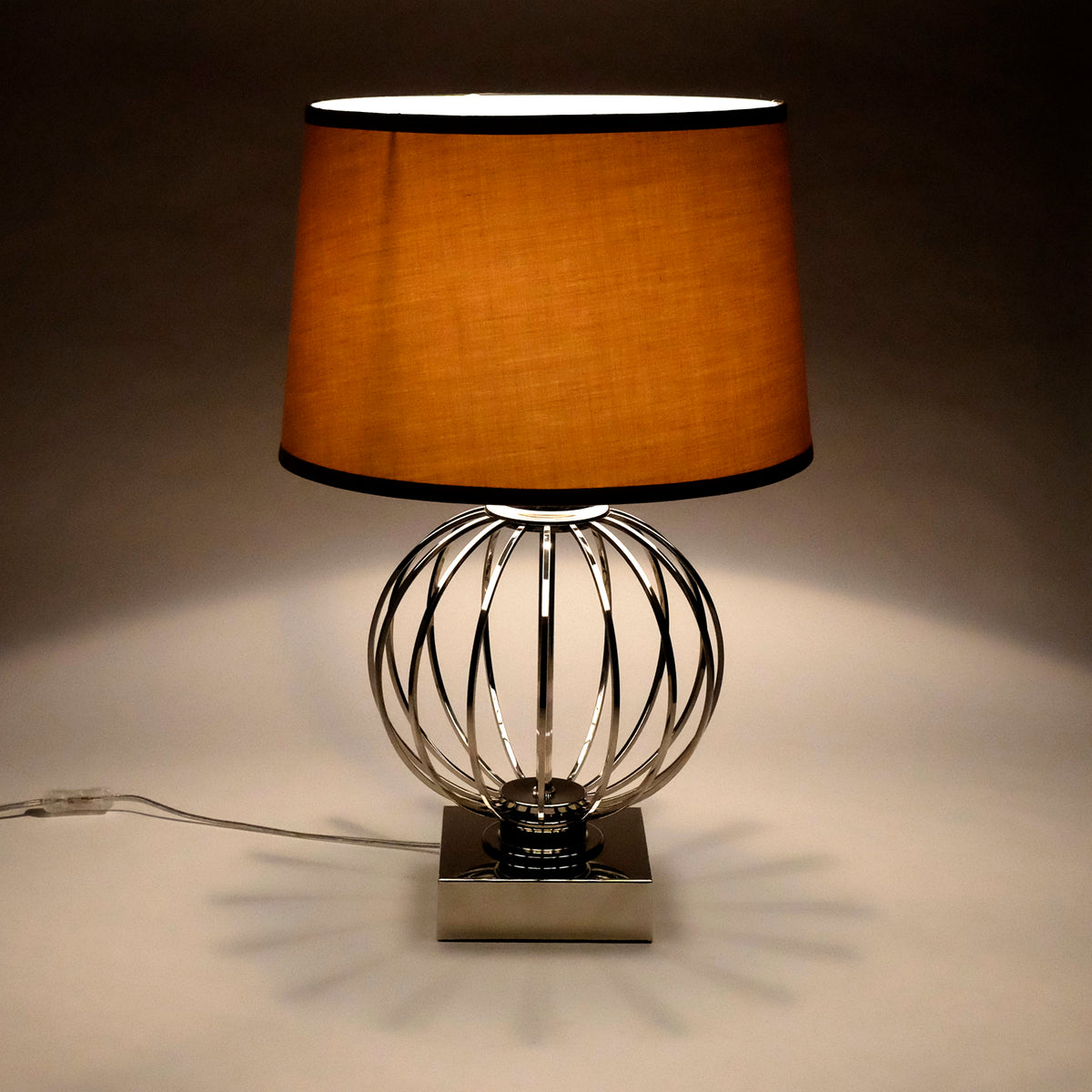 Design Tischlampe Metall Stoff – Detailansicht