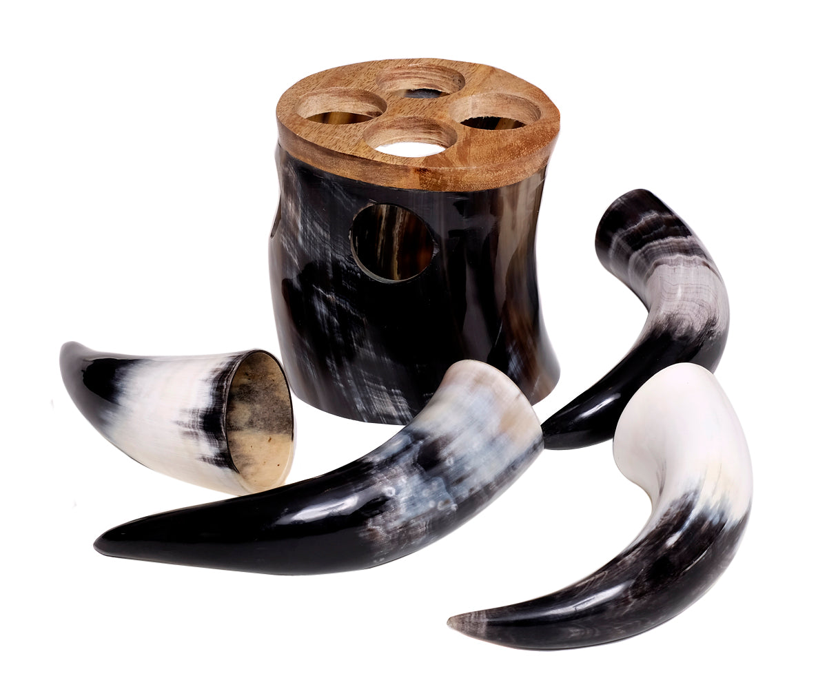 Trinkhorn Wikinger Set – 50 ml, 4er-Set mit Hornständer