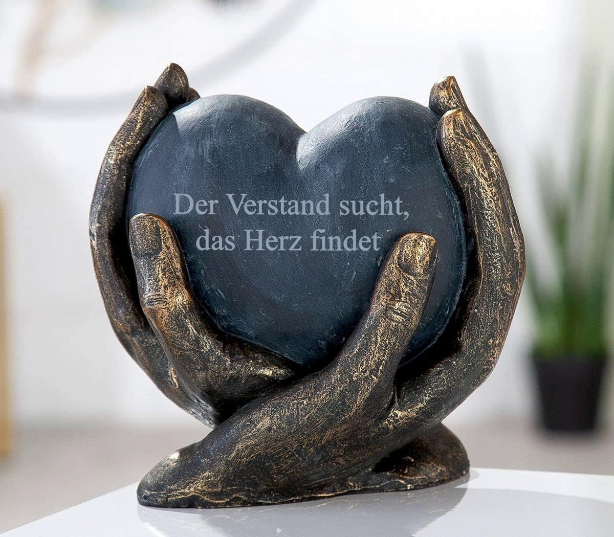 Dekofigur Herz in Händen