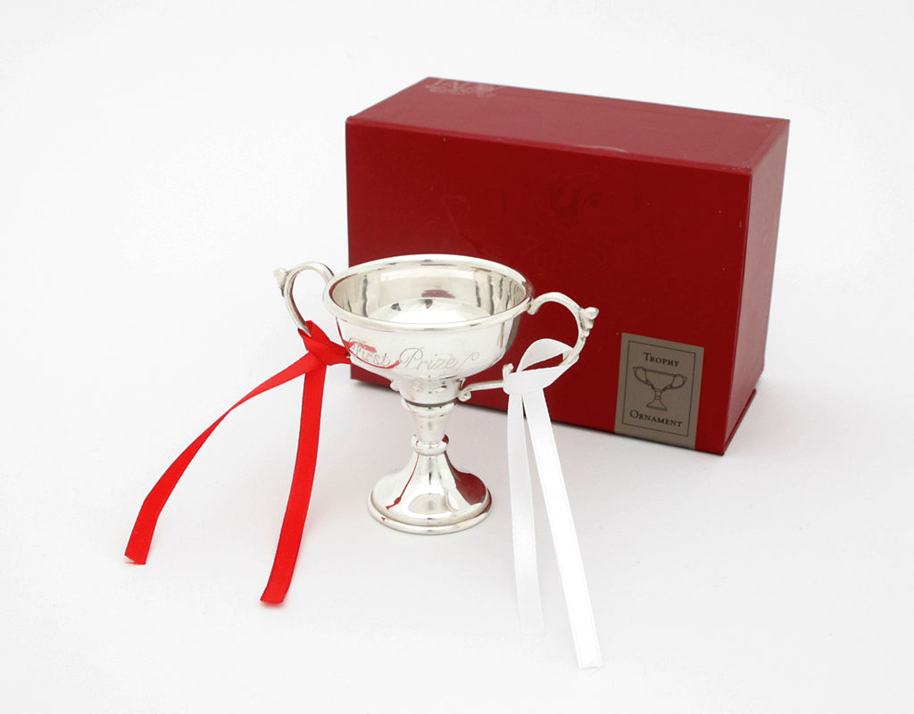 Pokal First Prize mit Wunschgravur – Detailansicht