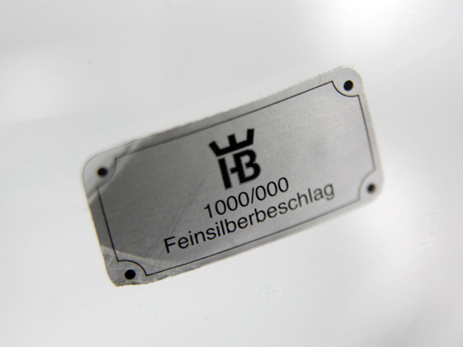Wasserkrug mit Feinsilberrand – Detailansicht