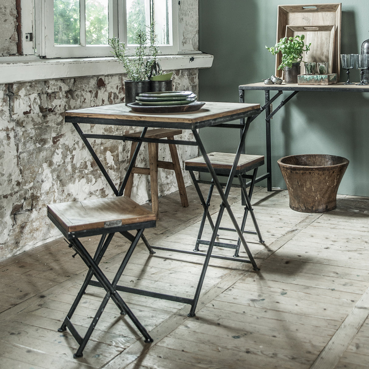 Klapptisch Holz Eisen – Detailansicht