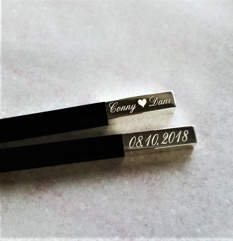 Sushi Stäbchen aus Ebenholz + 925er Sterlingsilber – auf einem Stäbchen